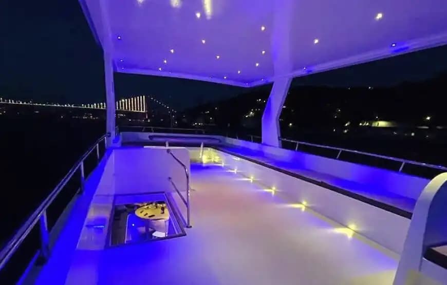 Haliç Eminönü Yacht Rental 8