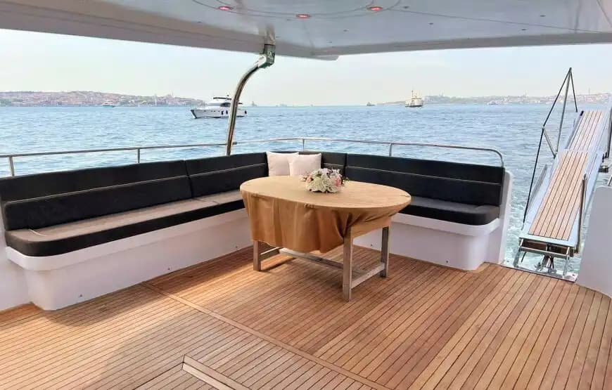 Haliç Eminönü Yacht Rental 11
