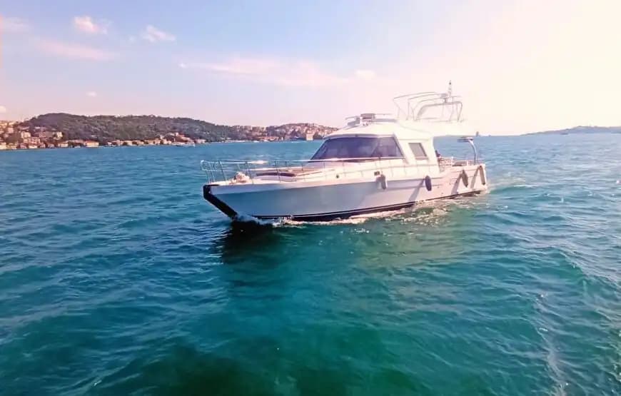 Cruise the Bosphorus with Eminönü Yacht Rental! 5