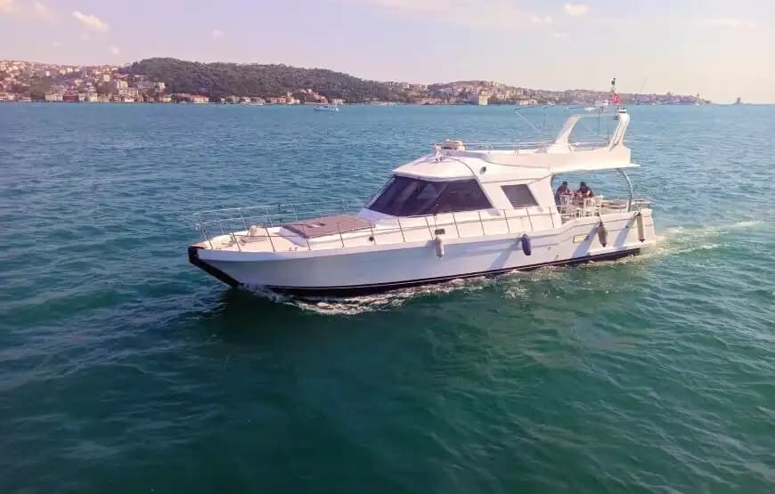 Cruise the Bosphorus with Eminönü Yacht Rental! 6