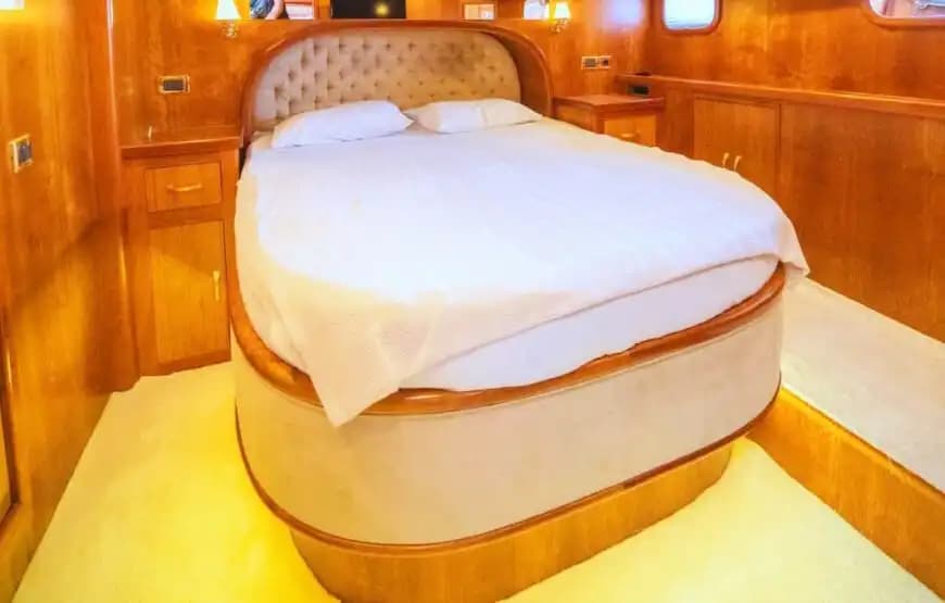 Luxury Yachting in Unkapanı: Overnight or Day Trips 10