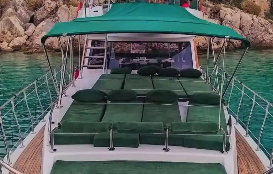Luxury Location de yacht in Kalkan for a Romantic Getaway or Party Cruise 3
