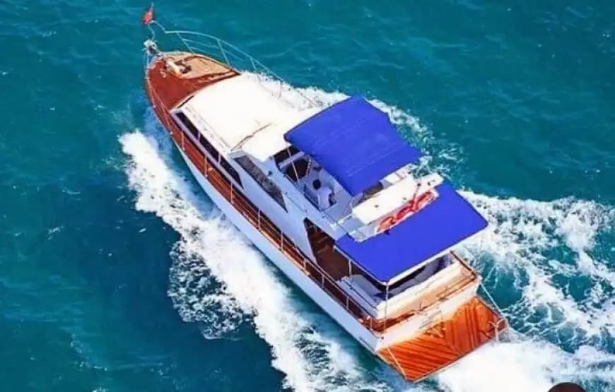 Voll ausgestattet 15-Meter Motoryacht for a Komfortabel Meer Tour 2