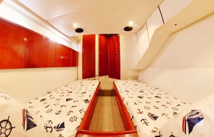 Sail Through Kemer’s Blue Gewässer on a FairLine Jacht 11