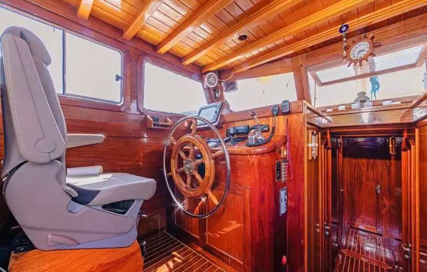 Discover Marmaris’ Hidden Calas con a Private & Elegante Yacht 8