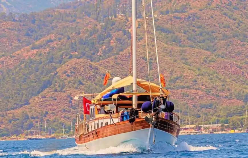 Discover Marmaris’ Hidden Calas con a Private & Elegante Yacht 3