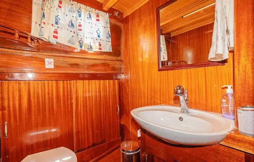 Discover Marmaris’ Hidden Calas con a Private & Elegante Yacht 11
