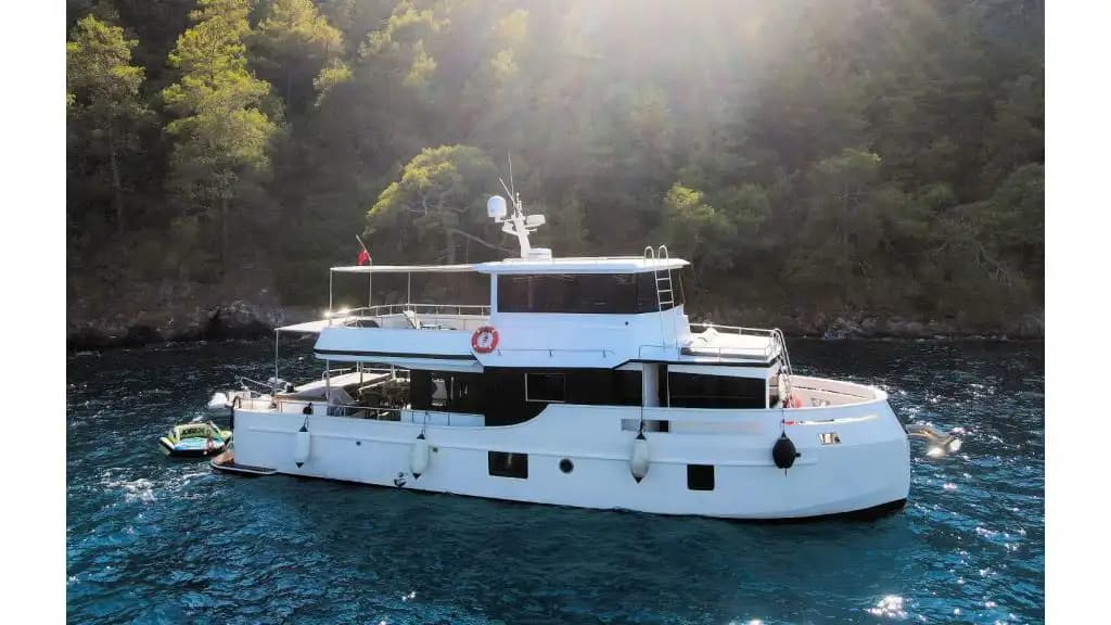 Fethiye ve Göcek Koyları için Özel Tasarım: 22m, 4 Kabinli Lüks Motoryat 2