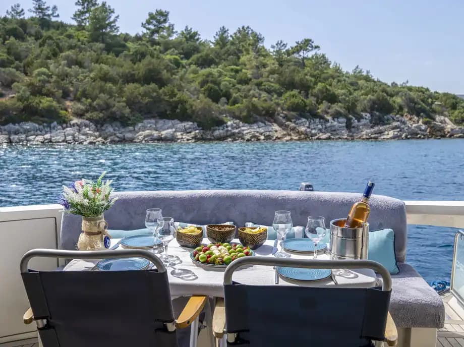 Komfortabel Meer Voyage for 4 Personen with a 15-Meter Schnellboot in Bodrum 18
