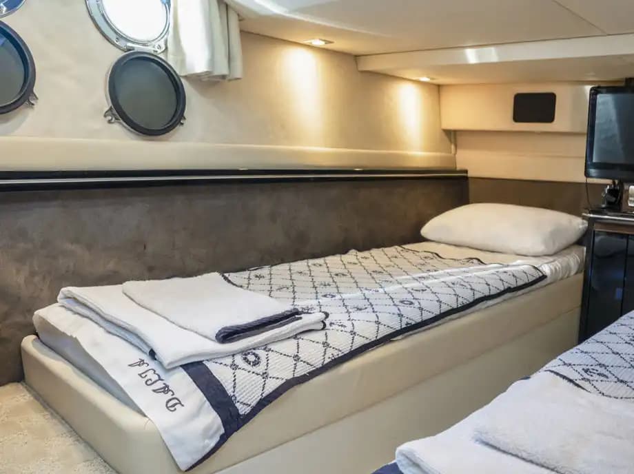 Komfortabel Meer Voyage for 4 Personen with a 15-Meter Schnellboot in Bodrum 24