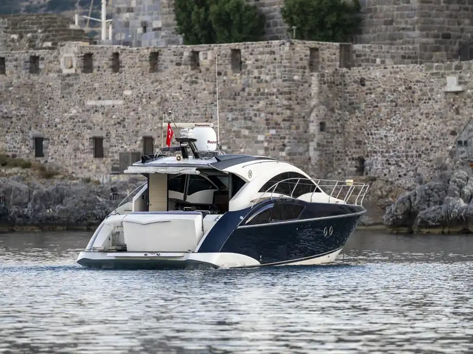 Komfortabel Meer Voyage for 4 Personen with a 15-Meter Schnellboot in Bodrum 11