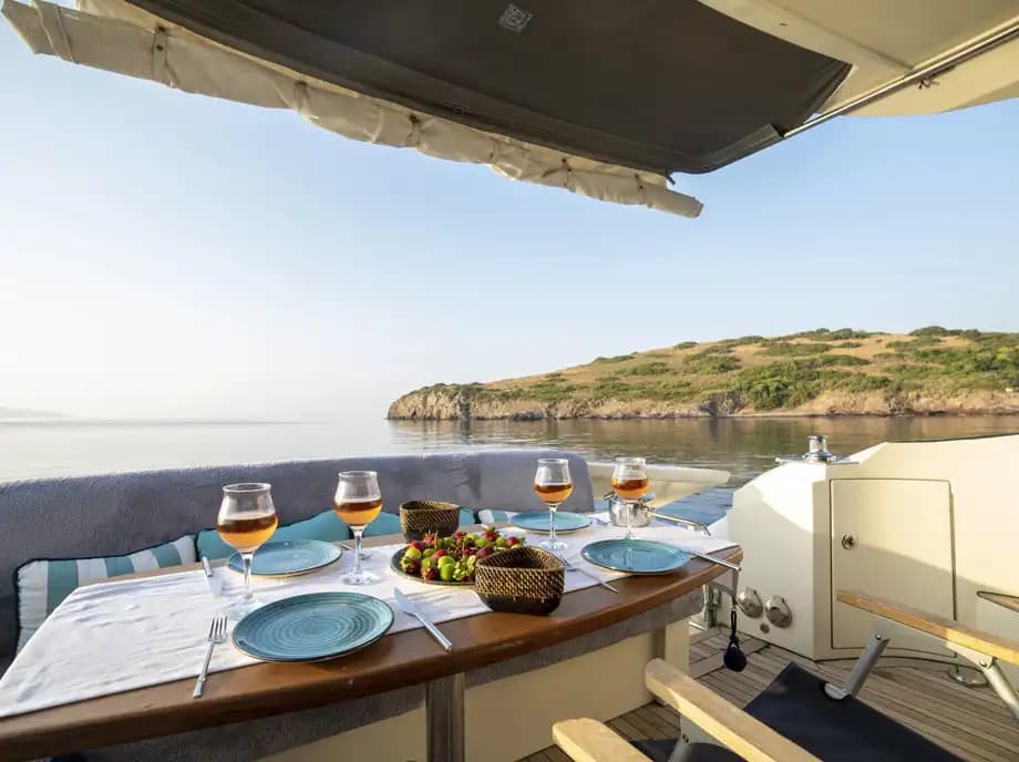 Komfortabel Meer Voyage for 4 Personen with a 15-Meter Schnellboot in Bodrum 5